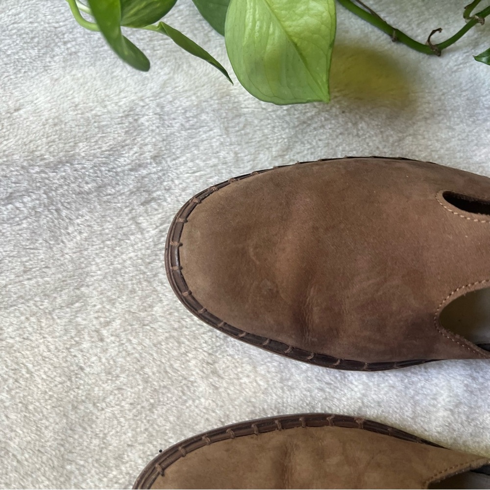 Vintage Rieker Taupe T-Strap Leather Mary Janes - Picture 3 of 6